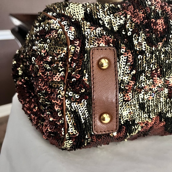 ✅❤️Rare✅Iconic MARC JACOBS
Bronze Sequined New York Rocker Stam Bag✅❤️ - Picture 5 of 15